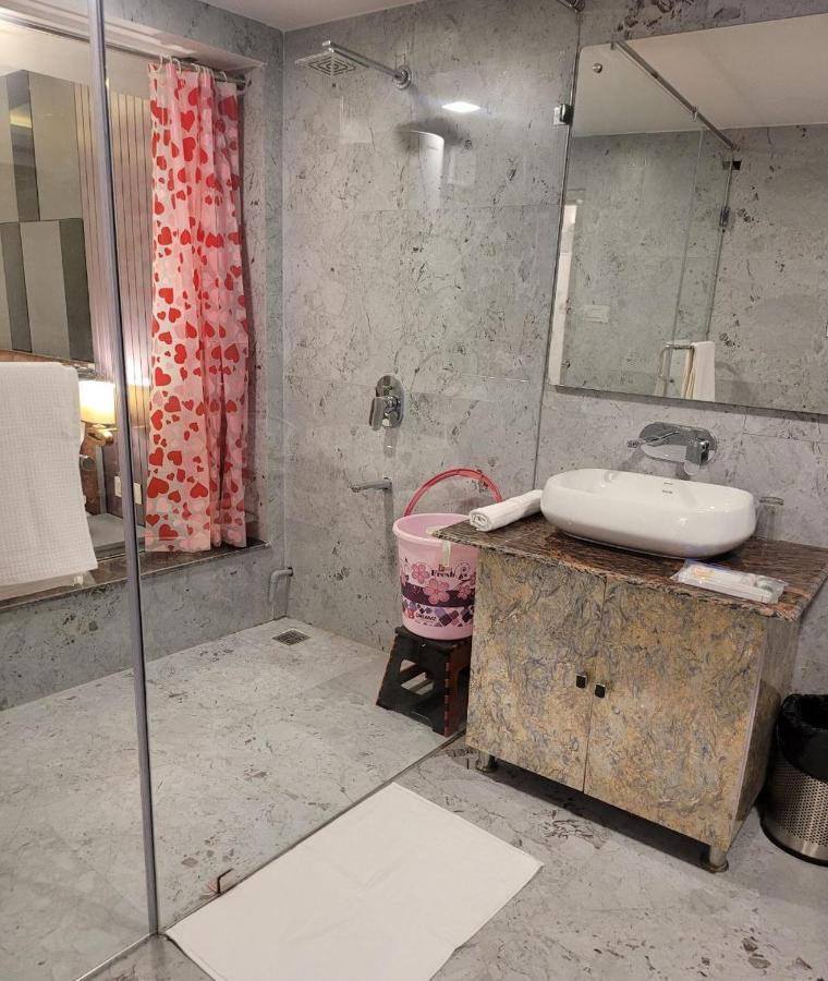 Haldwāni Solitude, The Boutique Hotel מראה חיצוני תמונה