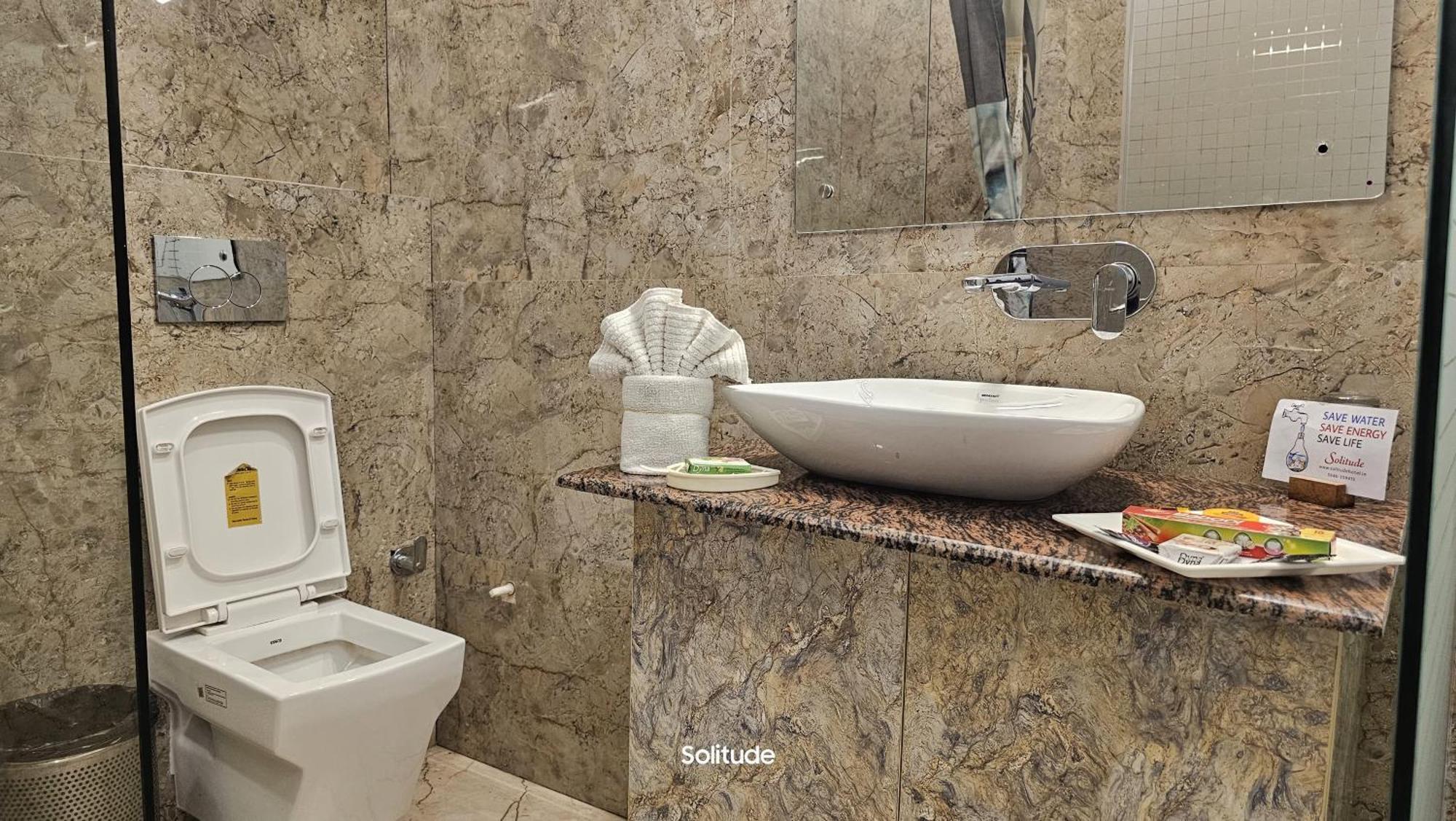Haldwāni Solitude, The Boutique Hotel מראה חיצוני תמונה
